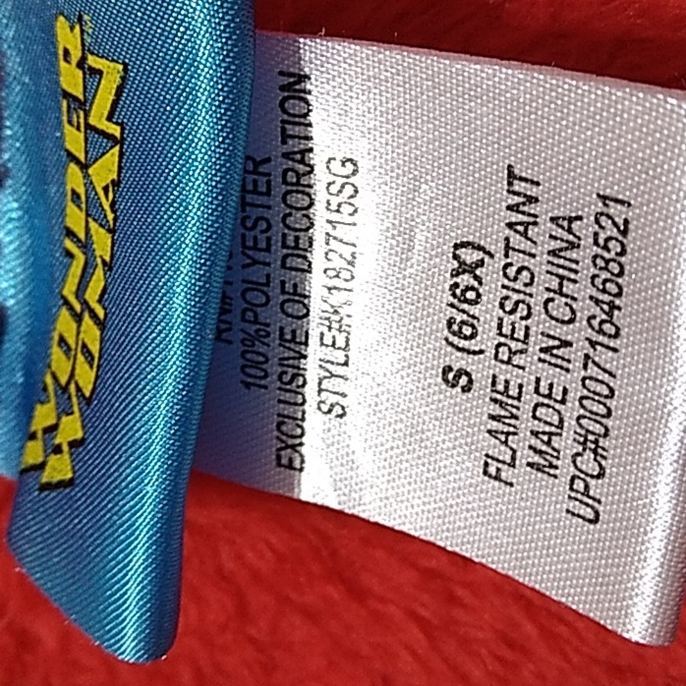 Wonder Woman Little Girl's Robe - Picture 2 of 3